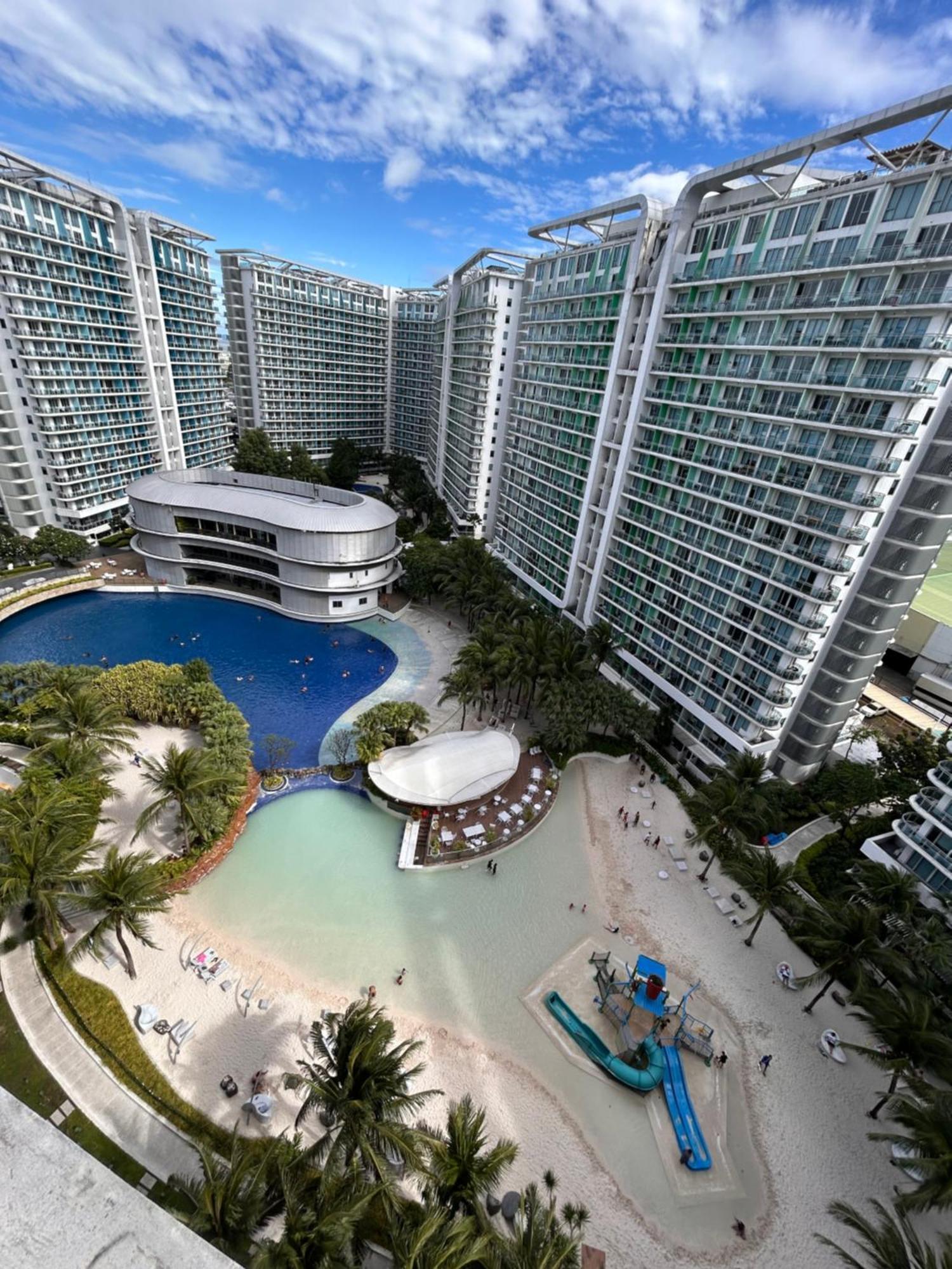 Apartment & Pool View Condotel Staycation At Azure With Ps4 *
